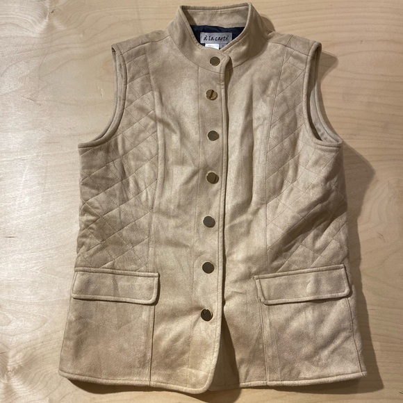 A La Carte Sleeveless Vest Small (FQ) - Picture 5 of 12